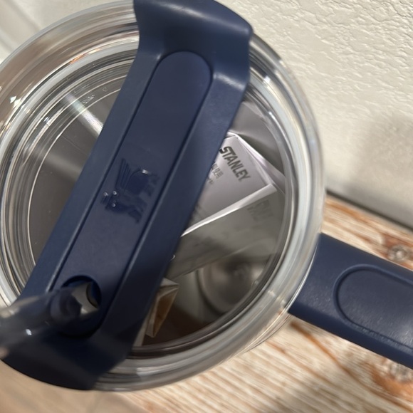 Brand New Stanley Cup comes in a box - Picture 2 of 2